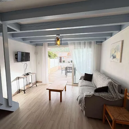 Maison Rénovée Près De L'océan Avec Wifi Et Terrasse - Fr-1-831-15 *