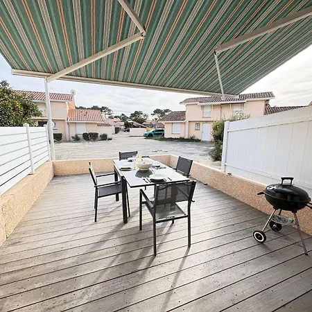 Maison Rénovée Près De L'océan Avec Wifi Et Terrasse - Fr-1-831-15 *